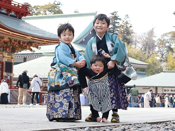七五三祝祷の笑顔の子どもたち