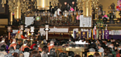 大本堂での御護摩祈祷